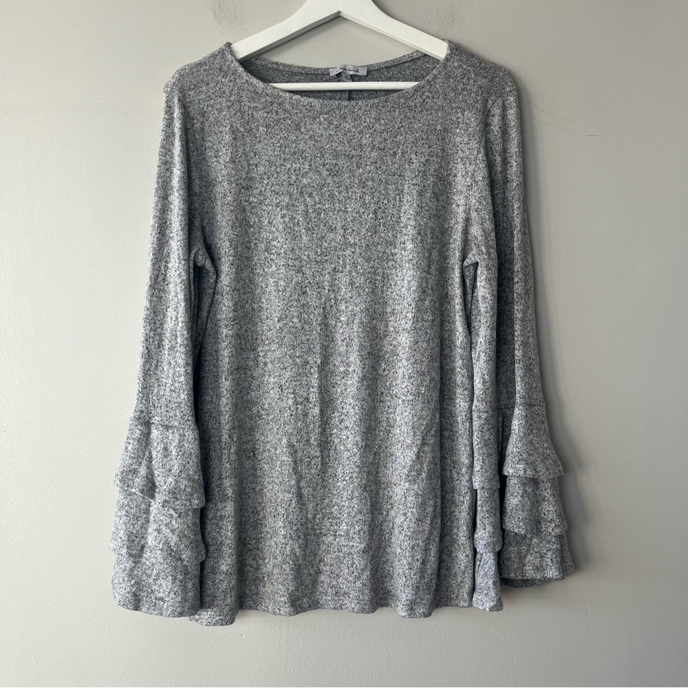 White Birch Gray Sweater with Tiered Long‎ Sleeves Medium
